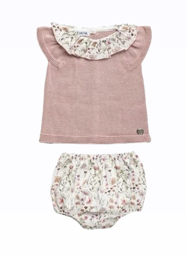 Conjunto braga tela florecitas Juliana vistiendo bebés