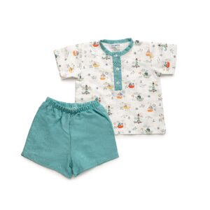 Conjunto camisa barcos Verde Lago Juliana vistiendo bebés