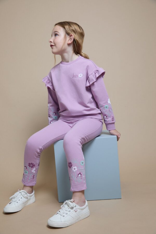 Conjunto de Sudadera y Pantalón con Detalles Florales – Colección Newness