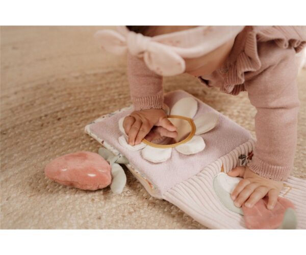 LIBRO BLANDITO DE ACTIVIDADES FAIRY Little Dutch - Imagen 2