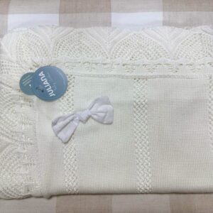 Chal calado vertical volante calado Juliana Vistiendo bebes