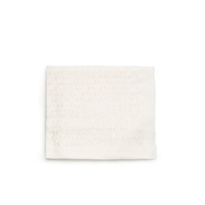 Mantita toda calada Juliana vistiendo bebes