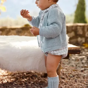 CHAQUETA LARGA PUNTO PERLADO JULIANA VISTIENDO BEBES